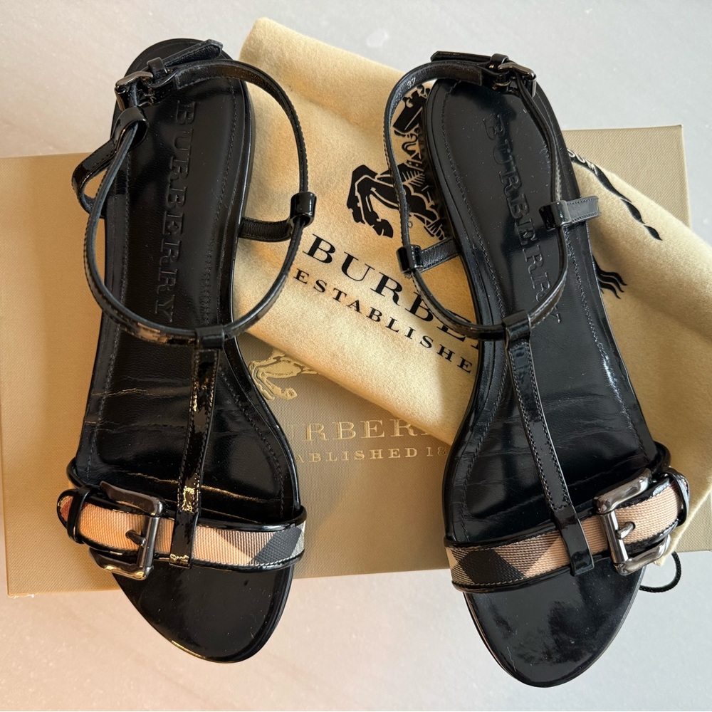 Burberry Black and Beige Women's Sandals